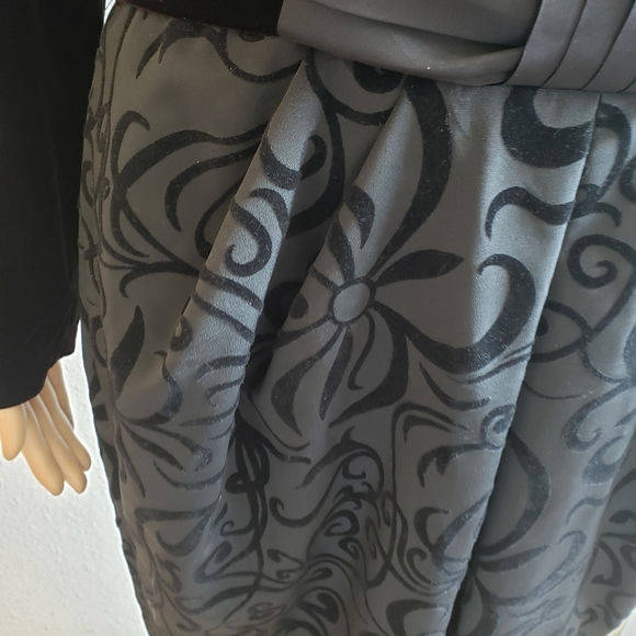 Susan Bennet VTG Velvet Bow Dress - Picture 10 of 12